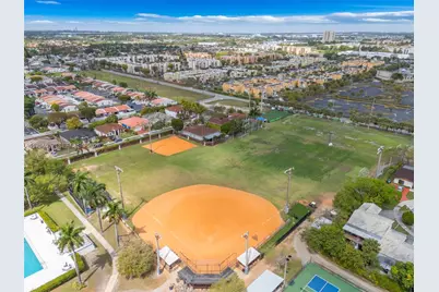 9224 Grand Canal Dr, Miami, FL 33174 - Photo 47