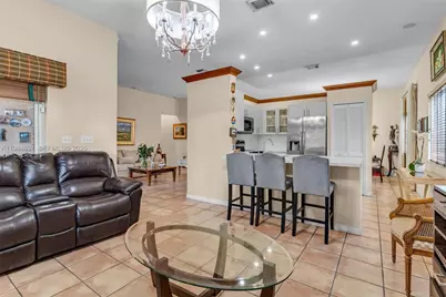 9224 Grand Canal Dr, Miami, FL 33174 - Photo 7