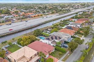 9224 Grand Canal Dr, Miami, FL 33174 - Photo 37