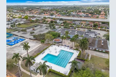 9224 Grand Canal Dr, Miami, FL 33174 - Photo 49