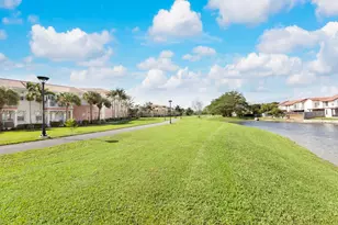 10022 NW 7th St, Miami, FL 33172 - Photo 19