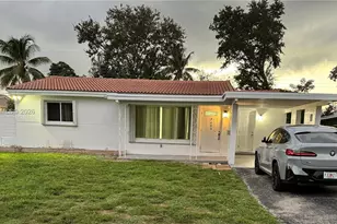 2400 N 57th Way, Hollywood, FL 33021 - Photo 9