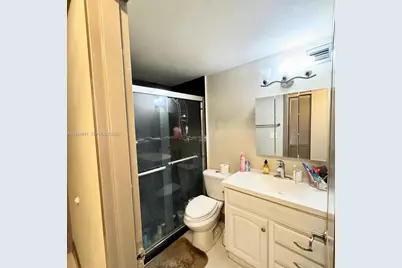 999 Brickell Bay Dr #1506, Miami, FL 33131 - Photo 3