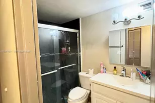 999 Brickell Bay Dr, Miami, FL 33131 - Photo 3