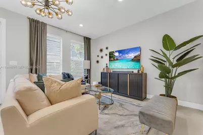 8351 NW 7th Ct, Plantation, FL 33324 - Photo 3