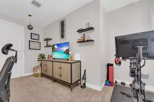 8351 NW 7th Ct, Plantation, FL 33324 - Photo 11