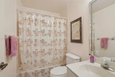 15201 S Wilshire Cir S, Pembroke Pines, FL 33027 - Photo 19