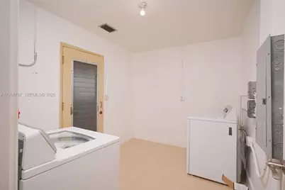 10521 SW 41st Ter, Miami, FL 33165 - Photo 35