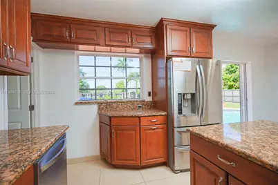 10521 SW 41st Ter, Miami, FL 33165 - Photo 17