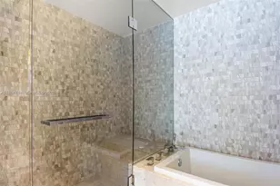 68 SE 6th St, Miami, FL 33131 - Photo 19