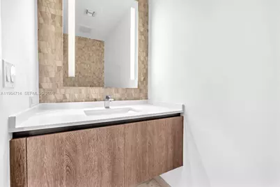 68 SE 6th St #806, Miami, FL 33131 - Photo 11