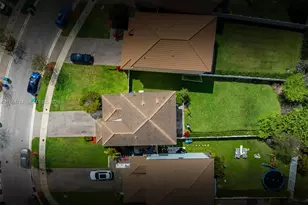 901 NE 191st St, Miami, FL 33179 - Photo 3