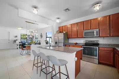 901 NE 191st St, Miami, FL 33179 - Photo 17