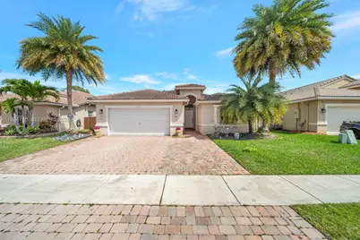 1531 SW 194th Ter, Pembroke Pines, FL 33029 - Photo 1
