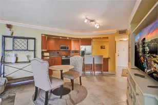 800 Parkview Dr, Hallandale Beach, FL 33009 - Photo 5