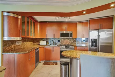 800 Parkview Dr #911, Hallandale Beach, FL 33009 - Photo 23