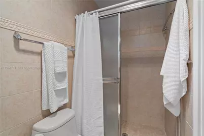 7600 W 12th Ave, Hialeah, FL 33014 - Photo 17