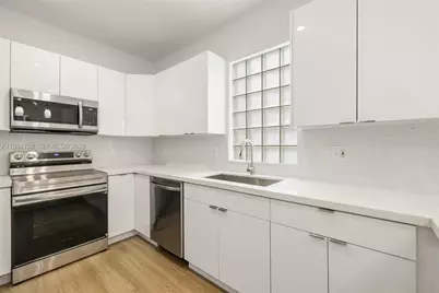 1392 NW 159th Ln, Pembroke Pines, FL 33028 - Photo 13