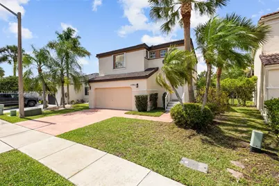 1392 NW 159th Ln, Pembroke Pines, FL 33028 - Photo 3