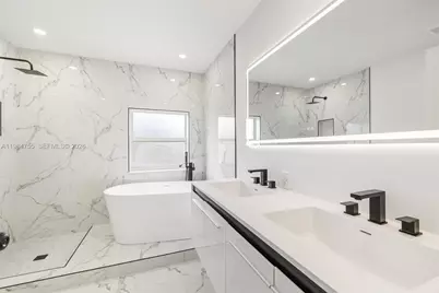 1392 NW 159th Ln, Pembroke Pines, FL 33028 - Photo 23