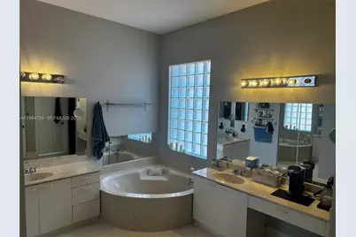 1471 NW 159th Ave, Pembroke Pines, FL 33028 - Photo 35