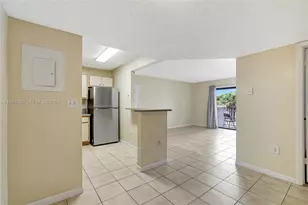 7160 NW 179th St, Hialeah, FL 33015 - Photo 11