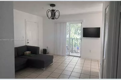 1429 NW 2nd St, Miami, FL 33125 - Photo 3