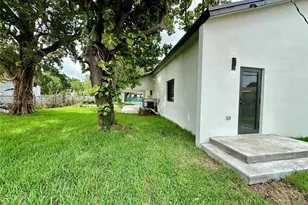 929 NW 60th St, Miami, FL 33127 - Photo 17