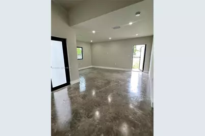 929 NW 60th St, Miami, FL 33127 - Photo 7