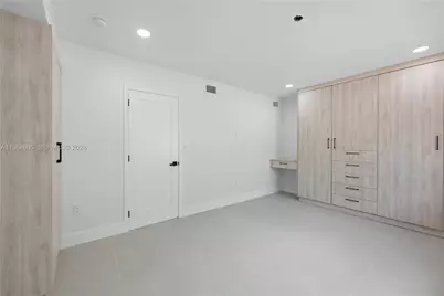 10910 NE 9th Ct, Biscayne Park, FL 33161 - Photo 13