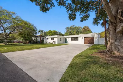 10910 NE 9th Ct, Biscayne Park, FL 33161 - Photo 3