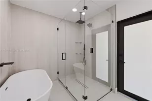 10910 NE 9th Ct, Biscayne Park, FL 33161 - Photo 17