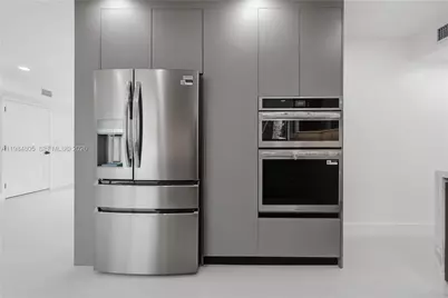 10910 NE 9th Ct, Biscayne Park, FL 33161 - Photo 9