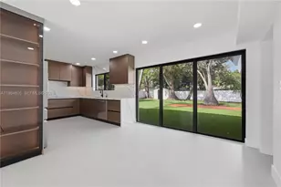 10910 NE 9th Ct, Biscayne Park, FL 33161 - Photo 9