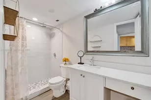 1351 NE Miami Gardens Dr, Miami, FL 33179 - Photo 3