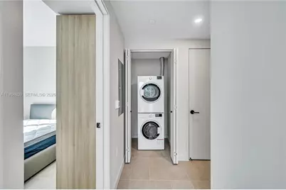 121 NE 5th St #3005, Miami, FL 33130 - Photo 17