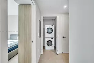 121 NE 5th St, Miami, FL 33130 - Photo 17