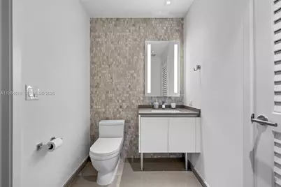 88 SW 7th St #809, Miami, FL 33130 - Photo 23