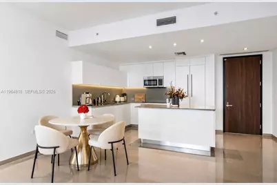 88 SW 7th St #809, Miami, FL 33130 - Photo 15