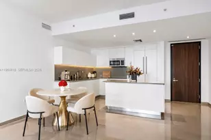 88 SW 7th St, Miami, FL 33130 - Photo 15