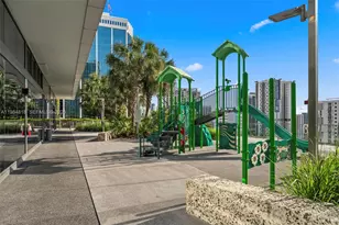 88 SW 7th St, Miami, FL 33130 - Photo 25