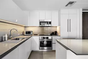 88 SW 7th St, Miami, FL 33130 - Photo 17