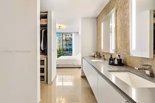 88 SW 7th St, Miami, FL 33130 - Photo 15
