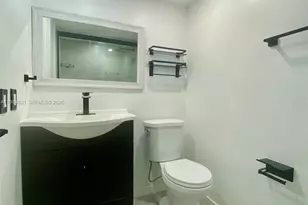 8975 Palm Tree Ln, Pembroke Pines, FL 33024 - Photo 5