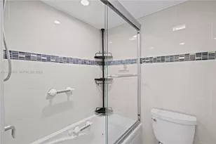 3675 N Country Club Dr, Aventura, FL 33180 - Photo 33