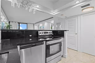 3675 N Country Club Dr, Aventura, FL 33180 - Photo 3