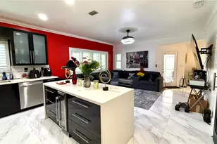 7500 NW 19th Dr, Pembroke Pines, FL 33024 - Photo 9