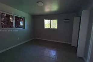 161 NE 117th St, Miami, FL 33161 - Photo 11