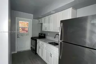 161 NE 117th St, Miami, FL 33161 - Photo 13