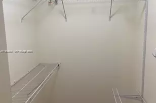 170 SE 14th St, Miami, FL 33131 - Photo 9